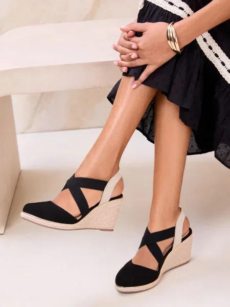 Lipsy Pumps crem negru