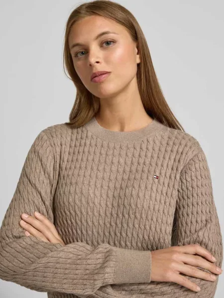 Sweter o kroju regular fit ze ściegiem warkoczowym Tommy Hilfiger