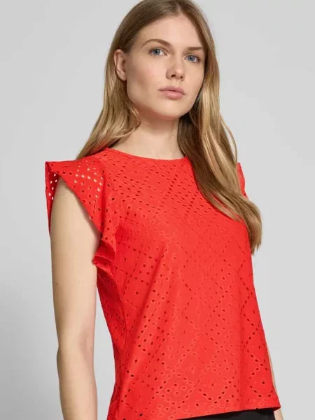 T-shirt o kroju regular fit z haftem angielskim model ‘TASSA’ Vero Moda czerwona