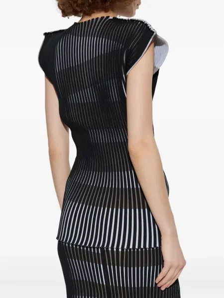 Bluzka Issey Miyake w paski plisowana czarna