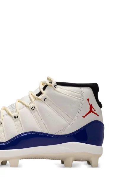 Sneakerși Jordan 11 Retro retro alb
