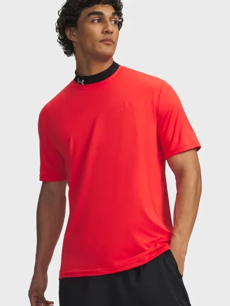 Футболка Under Armour червона