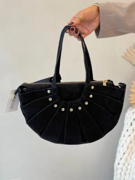 Велурена чанта Boto черно