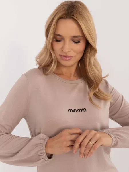 Bluză Fashionhunters cu mâneci lungi lungă bej