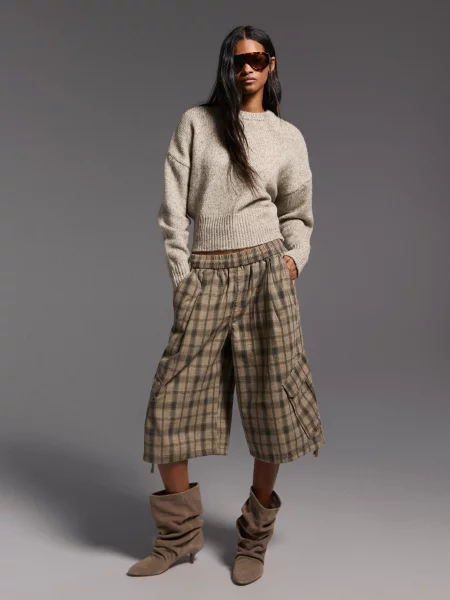 Bershka Bermudy W Kratę Kobieta S szary