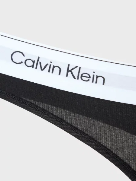 Стринги Calvin Klein черные