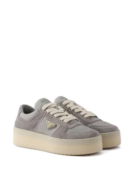 Sneakerși Prada din piele de căprioară cu platformă gri