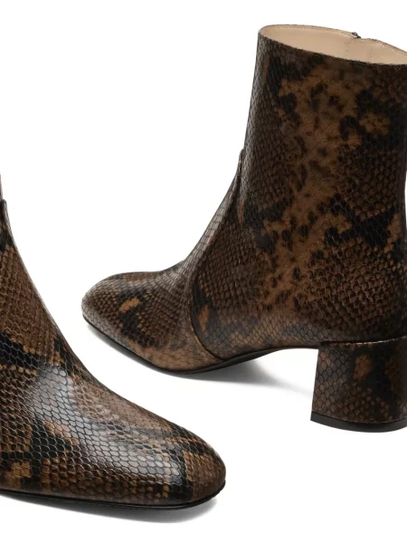 Cizme scurte Stuart Weitzman maro