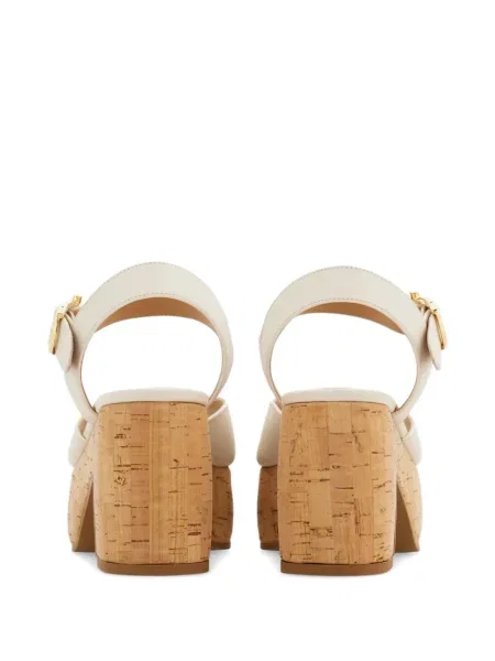 Sandále Ferragamo biela
