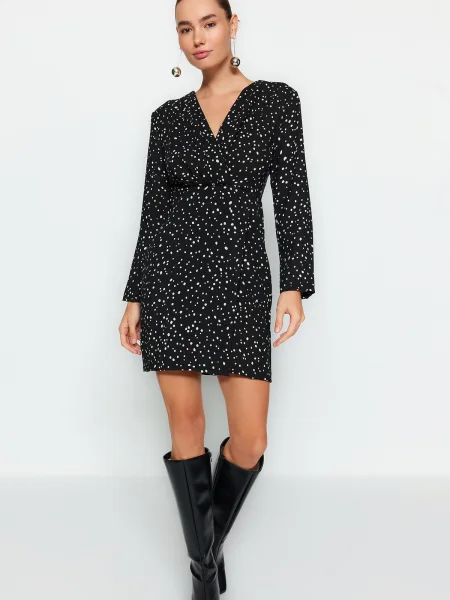 Rochie Trendyol cu buline țesută negru