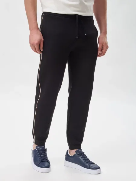 Спортивные штаны Armani Exchange черные