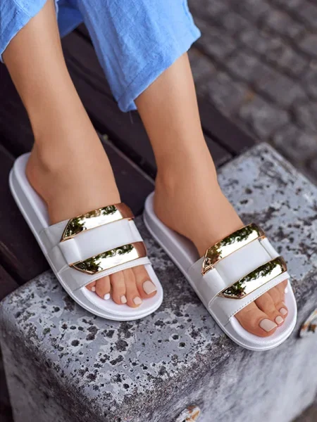 Домашни пантофи Resti бяло