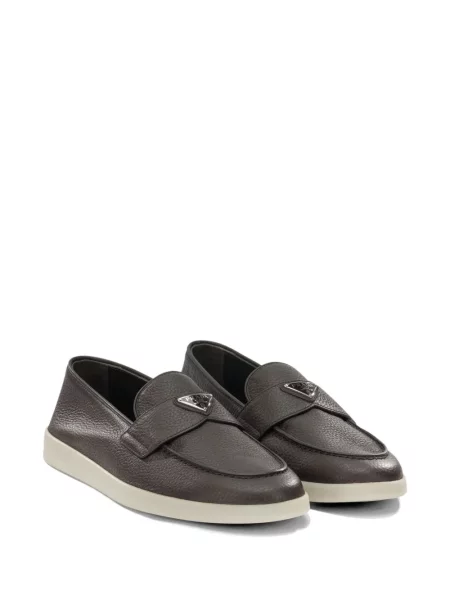 Pantofi loafer Prada din piele cu autograf maro
