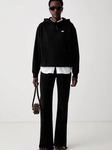 Adidas Originals pulover s kapuco z bombažem Essentials črna