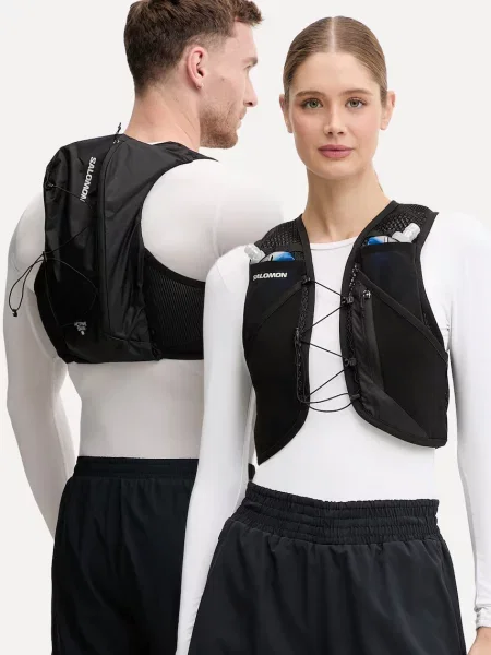 Tekaški brezrokavnik Salomon ACTIVE SKIN 8 črna