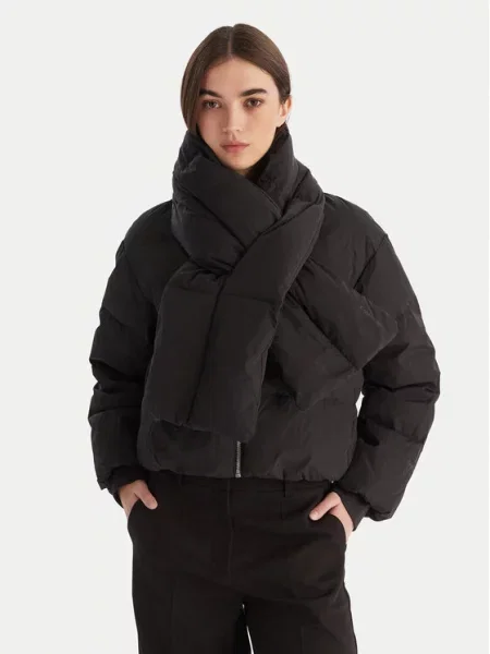 Calvin Klein Pūkinė striukė juoda