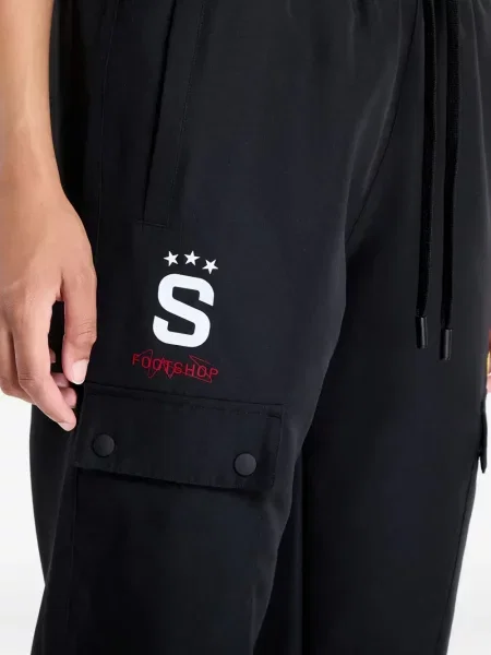Pălărie Adidas cu dungi cu imagine de costum albastru