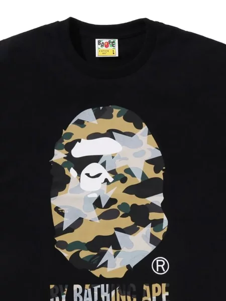 Tricou A Bathing Ape® cu imagine cu model camuflaj negru
