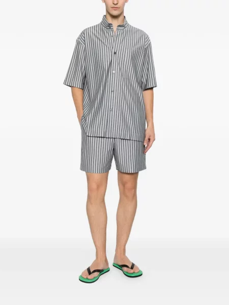 С яка риза Homme Plissé Issey Miyake синьо