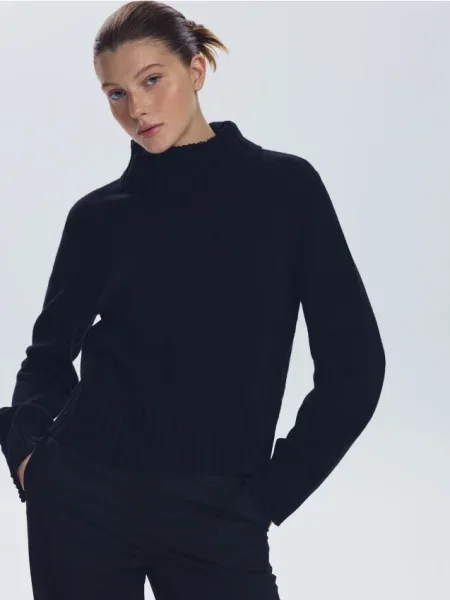 Reserved Светр-водолазка чорний