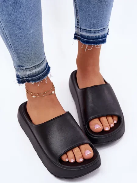 Сандали Evento на платформе черно