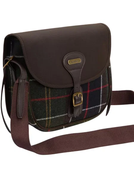 Kockovaná klasická crossbody kabelka Barbour hnedá