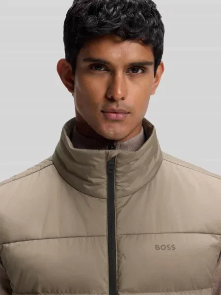 Kamizelka o kroju regular fit ze stójką model OW_Urbanex' Boss Green