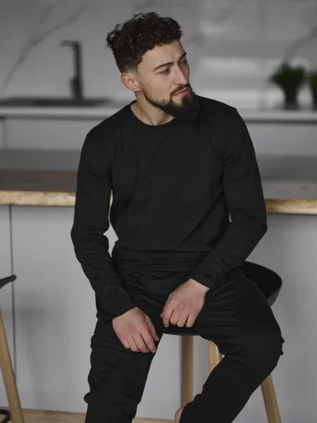 Лонгслив Handy Wear черный