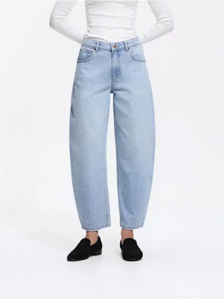 Reserved LADIES` JEANS TROUSERS albastru