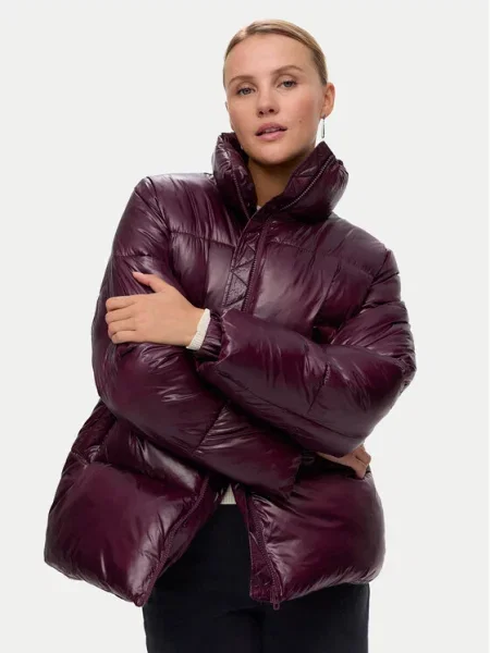 Vero Moda Zimska jakna Sabrina Bordo rdeča