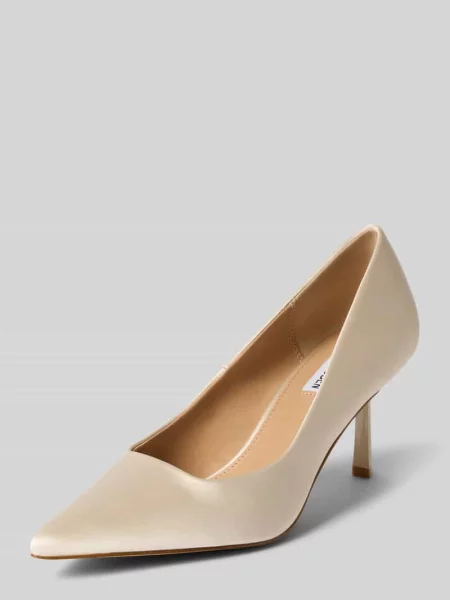 Czółenka o spiczastym kroju model ‘Vivion’ Steve Madden biała