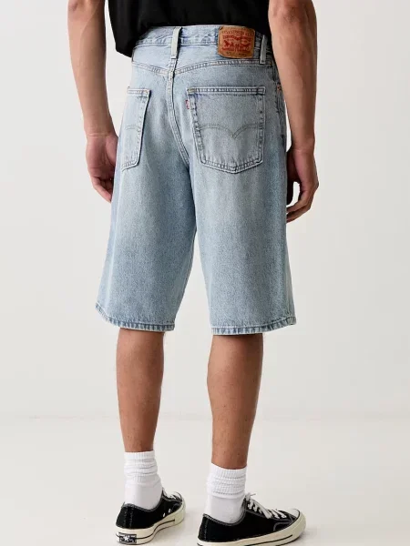 Jeansowe bermudy o kroju regular fit z 5 kieszeni Levi's niebieskie
