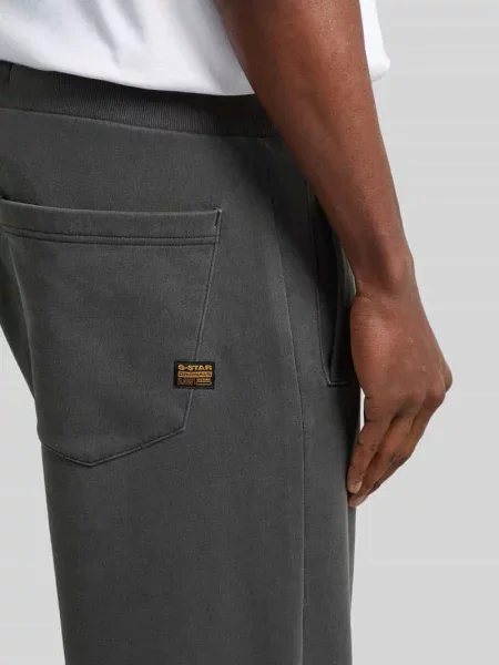 Spodnie dresowe o kroju relaxed fit z naszywką z logo G-star Raw szare