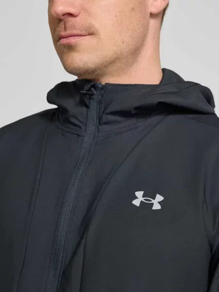 Kurtka w kroju regular fit z nadrukiem z logo model „Unstoppable” Under Armour czarna