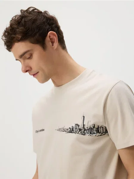 Reserved Tricou regular cu imprimeu bej