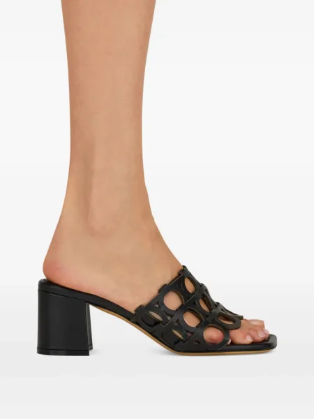 Сандали Ferragamo черно