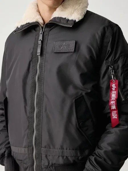 Dzseki Alpha Industries fekete
