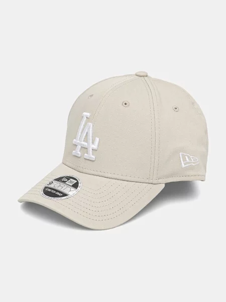 Шапка с козирка New Era с изчистен дизайн бежово