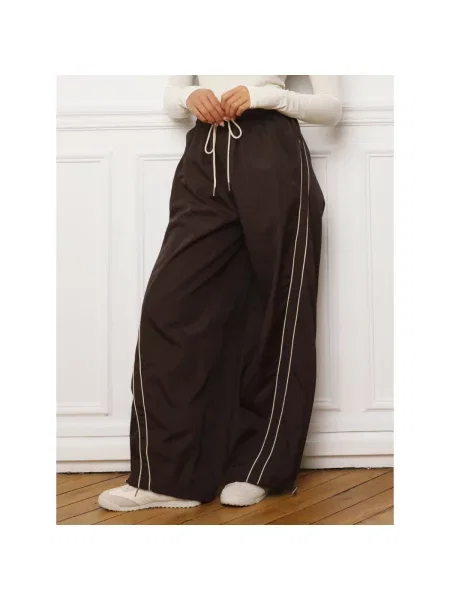 Hlače La Modeuse smeđa