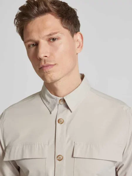 Kurtka koszulowa o kroju regular fit z z patką na piersi Colours & Sons biała