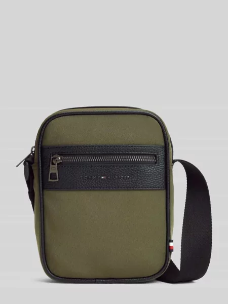 Torba na ramię z detalem z logo Tommy Hilfiger oliwkowa