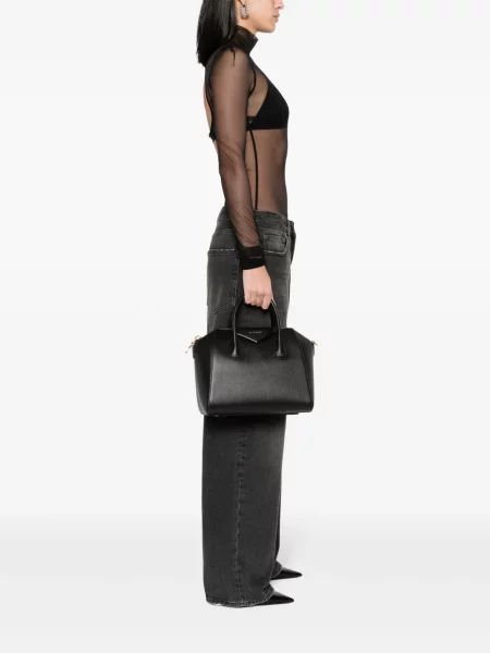 Iš natūralios odos mažas odinė rankinė Givenchy Antigona juoda