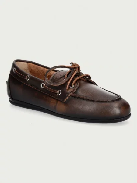 Posa mocasini pentru femei din piele Boat Loafer maro