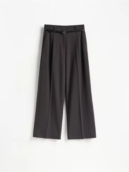 Reserved Pantaloni cu croi larg și cordon maro-închis maro