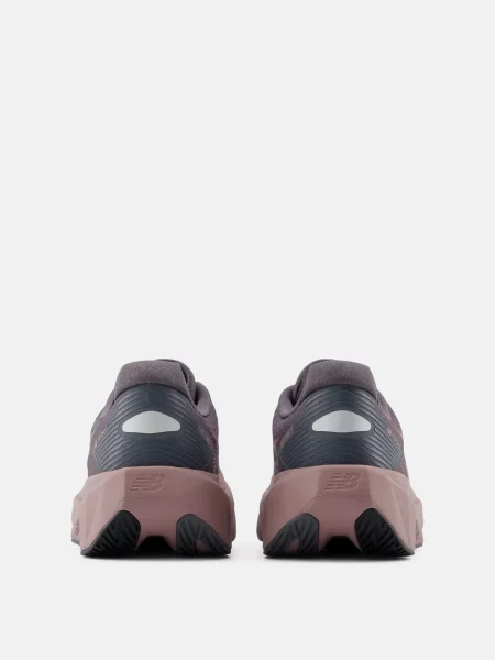 Кроссовки New Balance FuelCell коричневые