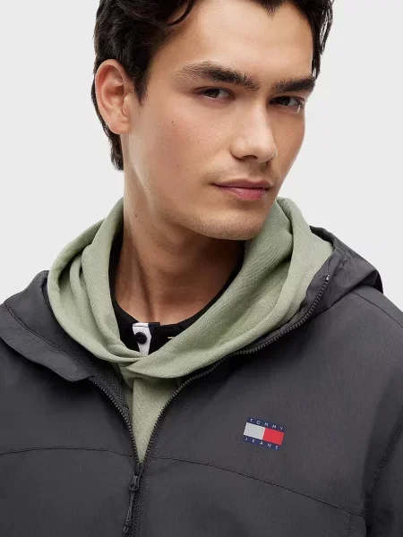Компактная джинсовая куртка Tommy Jeans серая