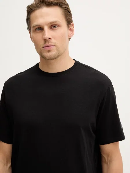 Футболка Guess