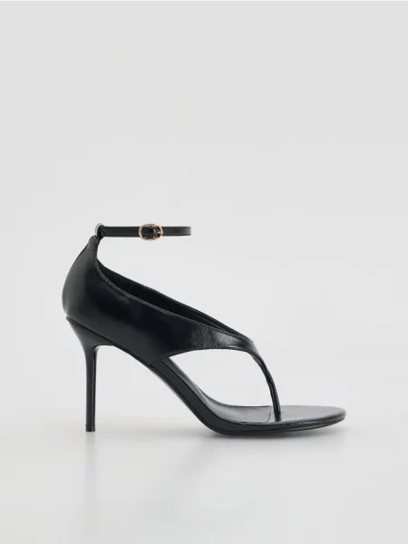 Босоножки Reserved на шпильке черные