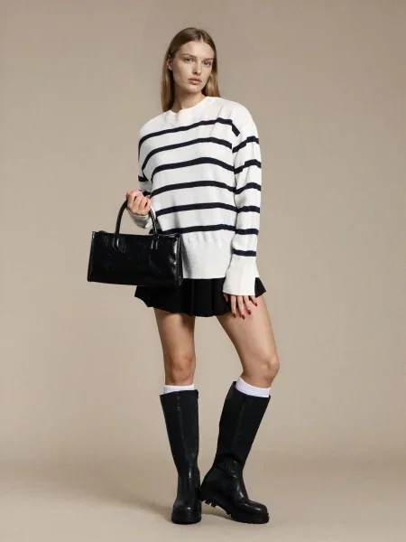 Смугастий светр білий