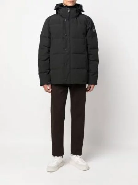 Paltas Canada Goose su gobtuvu juoda